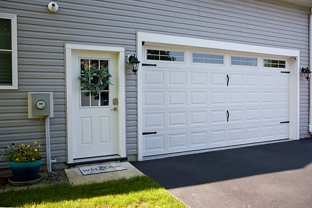 24/7 Emergency Garage Door Panel Replacement experts in Haiku-Pauwela, HI